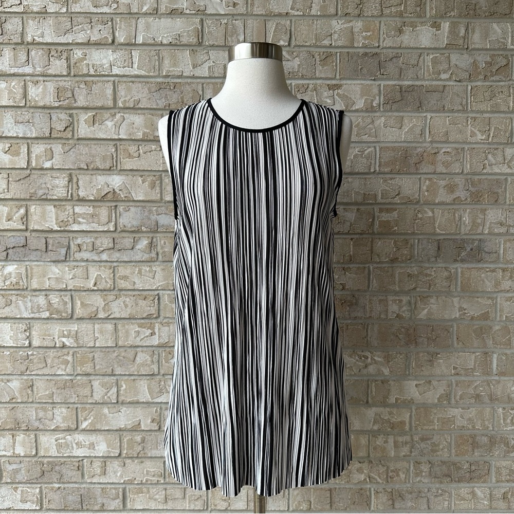 Vince Camuto Striped Top Blouse Size S 🌸 - Picture 9 of 9